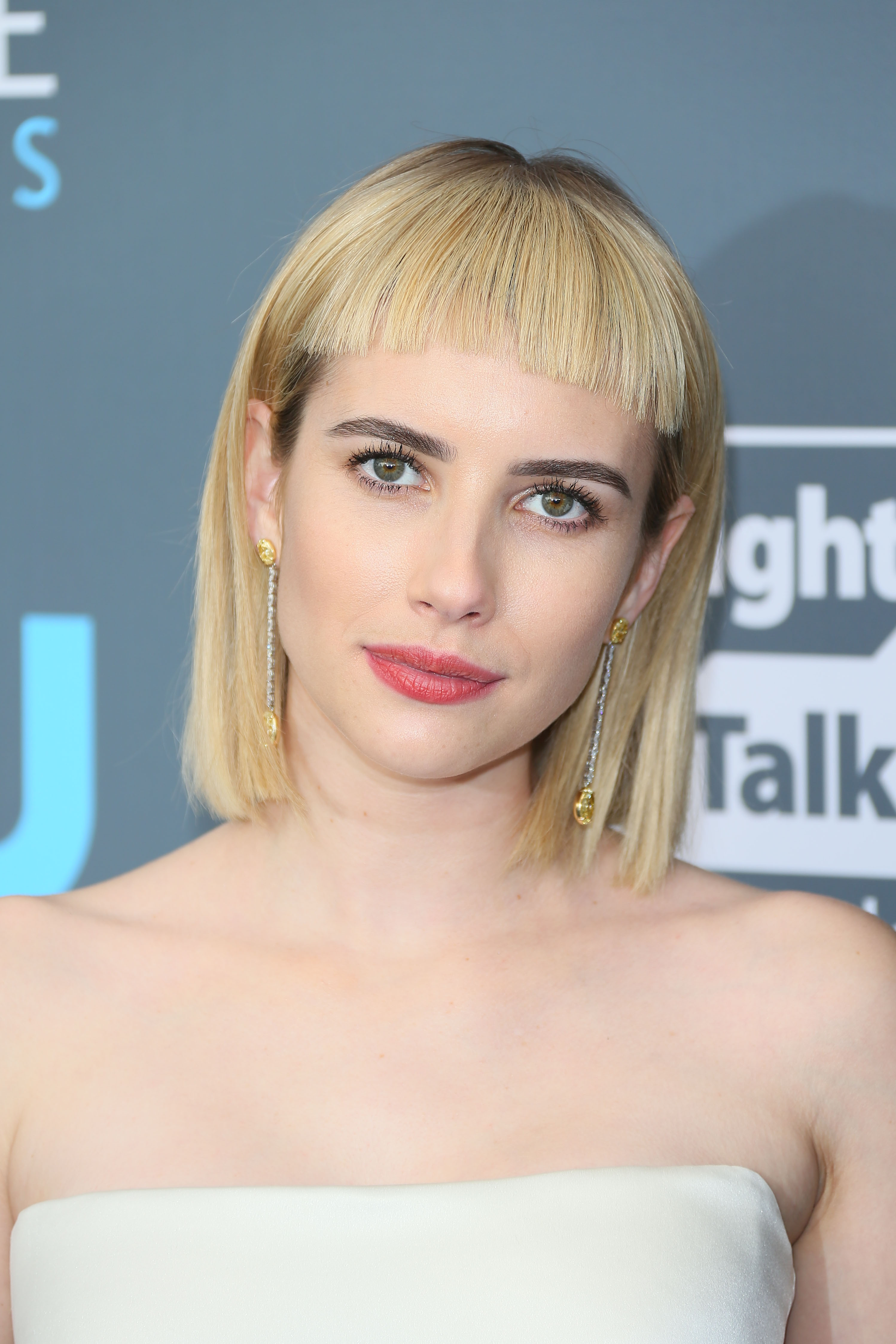 Everyone Is Roasting Emma Roberts Over Her New Haircut And It S Savage Popbuzz