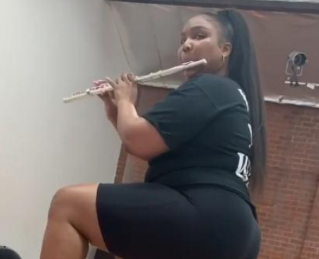 lizzo plays the flute 