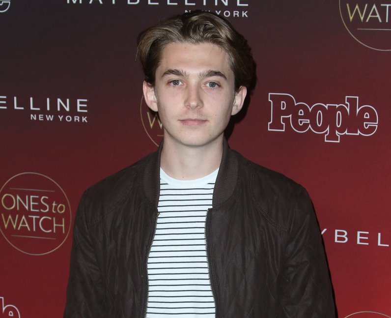 Why doesn't Austin Abrams have Instagram?