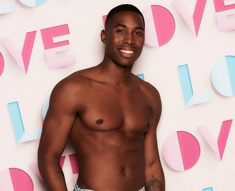 How old is Aaron Francis from Love Island 2021?