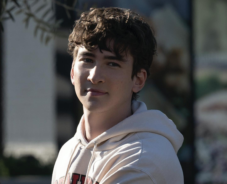 Who plays Theo Engler in You season 3? – Dylan Arn