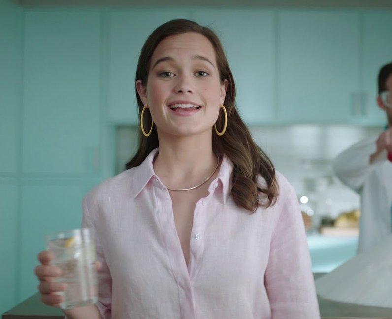Sarah Catherine Hook stars in the SodaStream comme