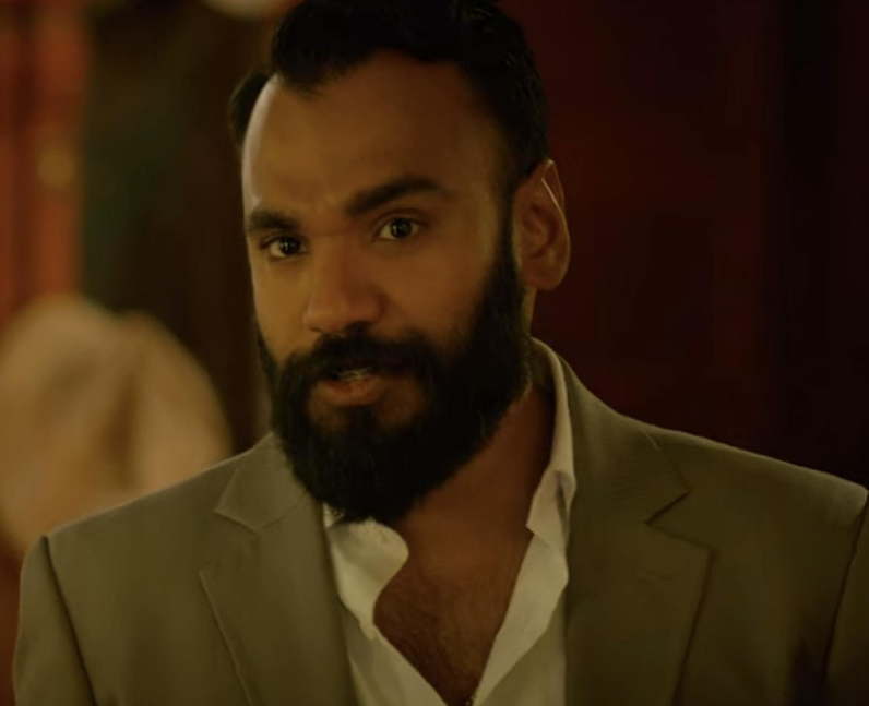 Who plays Carlos Singh in Outer Banks season 3? - 