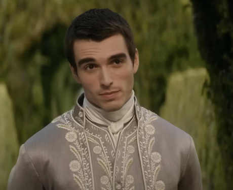 Who plays young King George in Queen Charlotte: A 